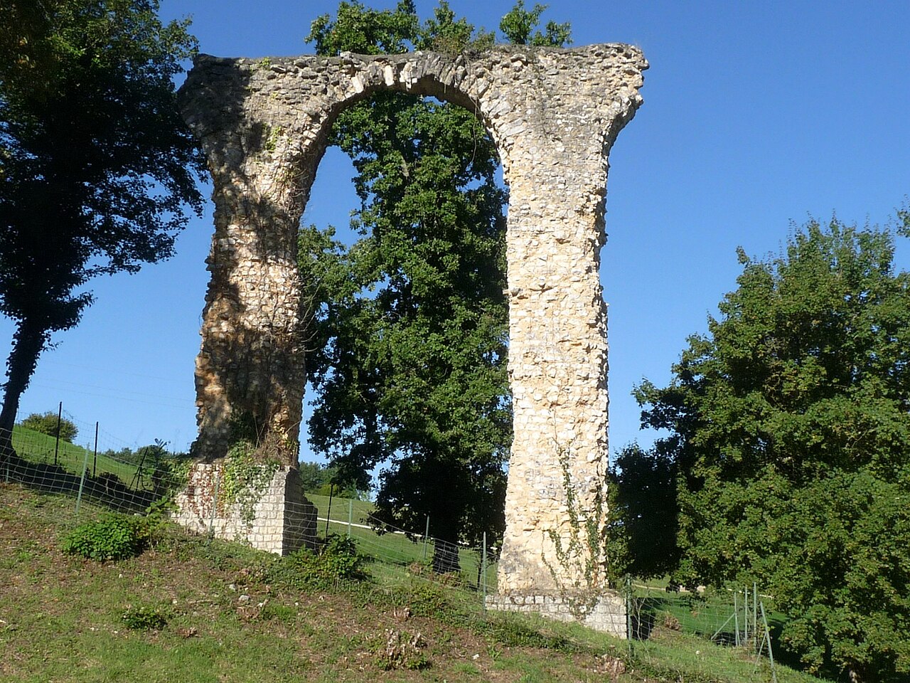 Aqueduc gallo-romain de Saintes à Fontcouverte